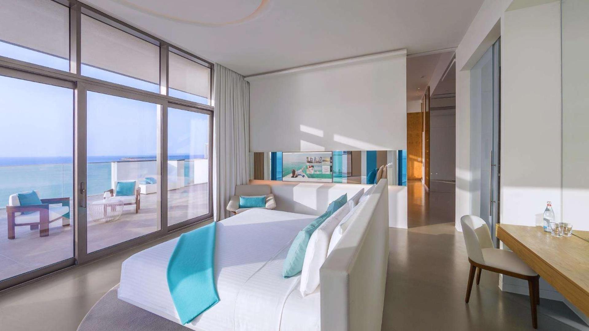 Two Bedroom Ultimate Suite Hot-tub